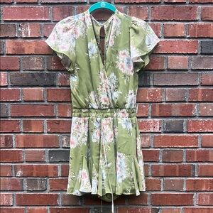 Francesca’s Mi Ami Green Floral Romper Size XS